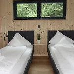Waldblick - Neubau - Self-check-in - Kein Verkehr - Am Wald - Parkplaetze Vor Tuer - Or Double אינסברוק