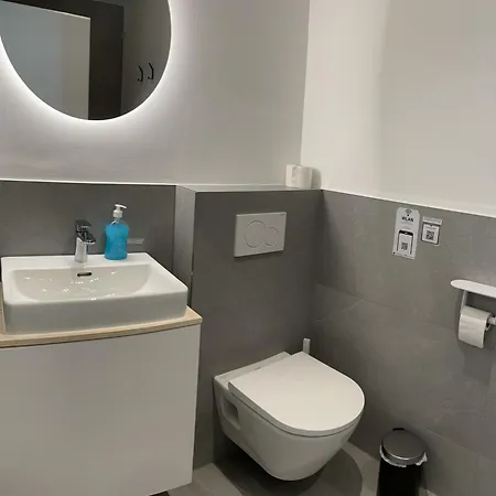 Waldblick - Neubau - Self-check-in - Kein Verkehr - Am Wald - Parkplätze Vor Tür - Or Double * Innsbruck