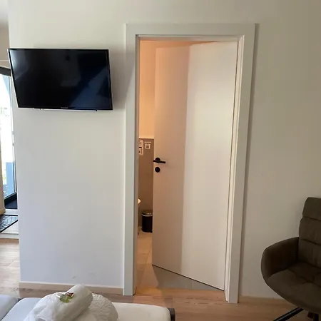 Waldblick - Neubau - Self-check-in - Kein Verkehr - Am Wald - Parkplaetze Vor Tuer - Or Double Apartment *