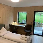 Apartman Waldblick - Neubau - Self-check-in - Kein Verkehr - Am Wald - Parkplaetze Vor Tuer - Or Double Innsbruck